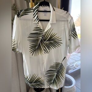 Zara Men’s White and Olive Palm Leaf Shirt